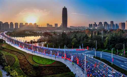 25,000 Runners Power the Warmth of the 2025 Zhengzhou Marathon