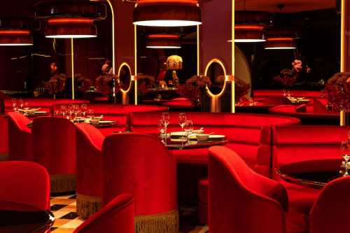 Grand Majestic Hosts Fiery Chengdu Feast with Theign Phan & Dunlop