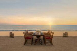 JW_HKTKL_Sunset_Beachfront_Dining_Setup