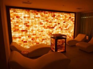 Salt relaxation room in the Holm spa