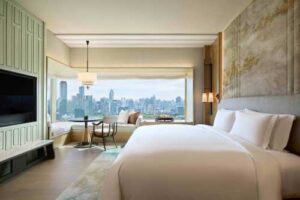 dusit-thani-bangkok-accommodation-premier-corner-king