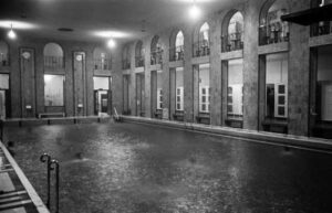 An old photo of Yrjönkatu Swimming pool from year 1945. Photo Väinö Aleksi Kannisto Helsinki Photos