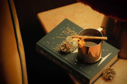 Canes & Tales - Glögg