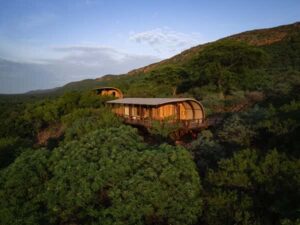 Few Far Luvhondo exterior