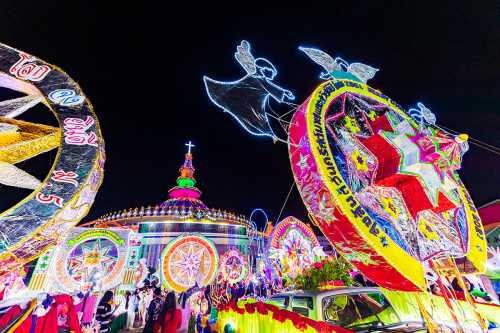 Sakon Nakhon’s Christmas Star Parade Shines Worldwide