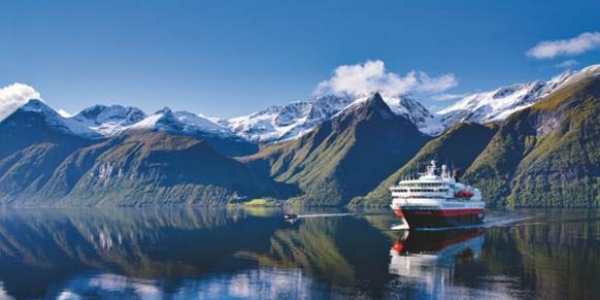 Live Norway’s Legend with Hurtigruten 2026 Deals