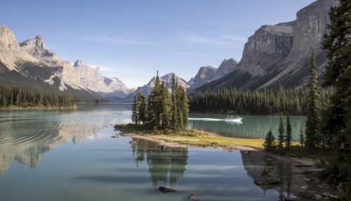 Rocky Mountaineer Rolls Out Explore in 2026 Promotion