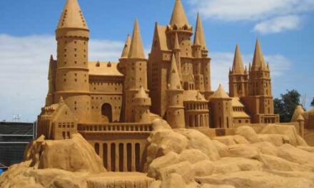 400 Tonnes of Sand Transform Frankston for 2026 Sculpting