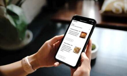 United Lets Economy Flyers Pre-Order Fresh Meals