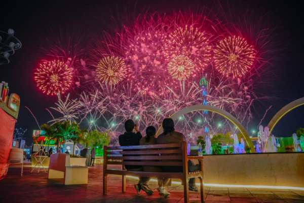 Liuyang Fireworks Light Up Abu Dhabi Skies
