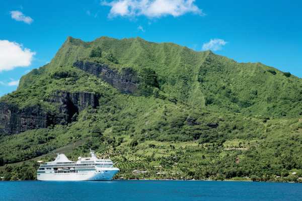 Melanesian Magic: Fly, Cruise & Stay Escape