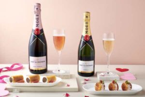 Moët-&-Chandon-rosé-Champagne-paired-with-canapés-in-Emirates'-Lounges-Dubai
