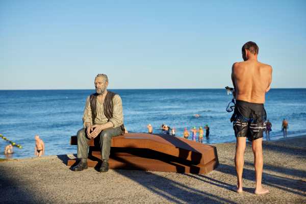 SeanHenry_SeatedMan(2011)_SxSCottesloe2024_PhotoJessicaWyld_001