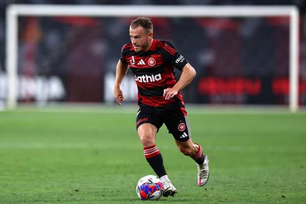 SYDNEY, AUSTRALIA - FEBRUARY 13: Ryan Fraser of the Wanderers looks for a pass during the round 17 A-League Men match between Western Sydney Wanderers and Wellington Phoenix at CommBank Stadium, on February 13, 2026, in Sydney, Australia. (Photo by Jeremy Ng/Getty Images)