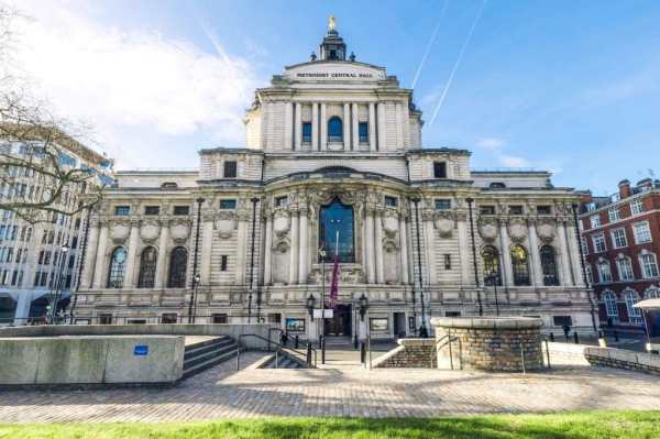 Central Hall Hosts IWD Charity Walk for Women’s Trust