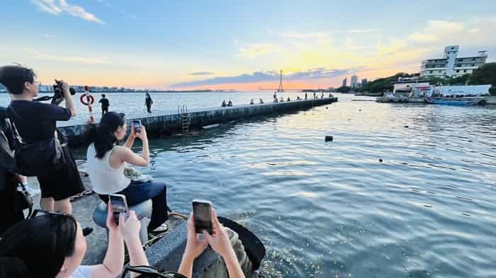 Danjiang Bridge Bridge attracts many tourists to take photos. (Image source: Organizers)