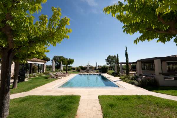 ETERNITI ACCELERATES GLOBAL EXPANSION OF ITS LUXURY PRIVATE VILLA & CHALET PORTFOLIO