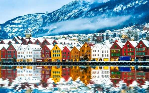 Last Call: Hurtigruten Norway Mega Famil