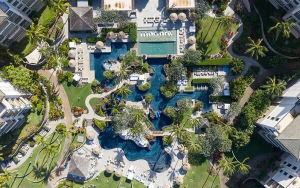 St. Regis to Debut at Kapalua Bay in Marriott Hawaii Deal