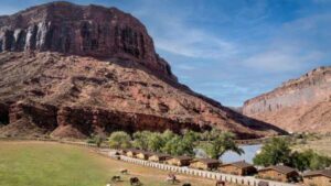 Red Cliffs Lodge - Cabins