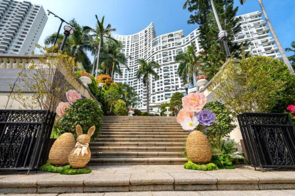 Easter Blooms Beautifully at The Repulse Bay