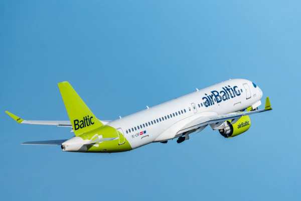 airbaltic-aircraft-29