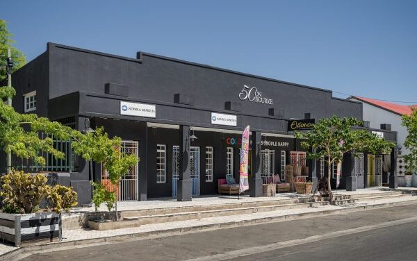 Paws and Pillars: Luxury Pet-Friendly Travel