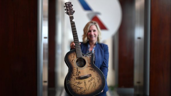 Admirals Club Hits a High Note in Nashville Airport