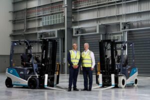 Caption from left - Keith Filander (Director Cargo Operations dnata (Australia) & Steve Woodlands (WSI GM, Air Cargo)