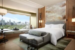 Dusit Thani Bangkok-deluxe-overview