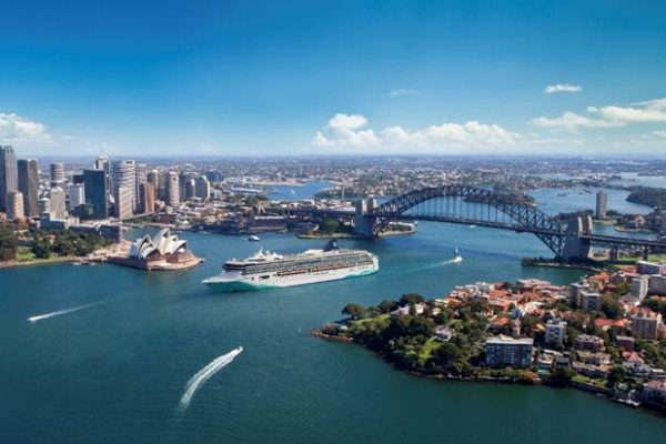 Norwegian Spirit Sails from Sydney in Style