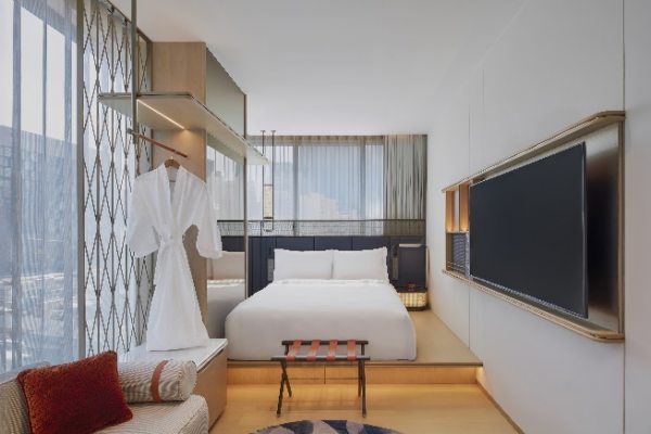 Rooftop Infinity Pool, Standard Queen Bedroom