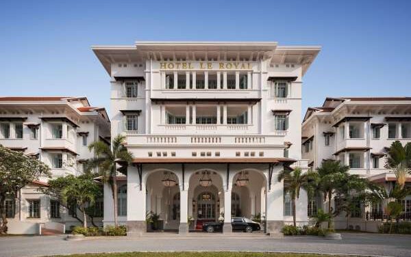 Raffles’ Elephant Bar Named Among World’s Best