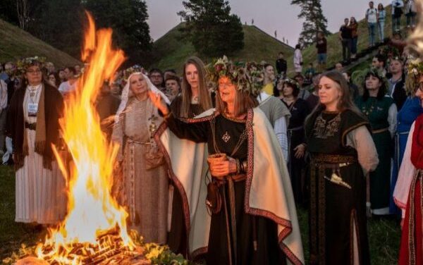 Vilnius Midsummer Dew Ritual: Beauty’s Secret Glow