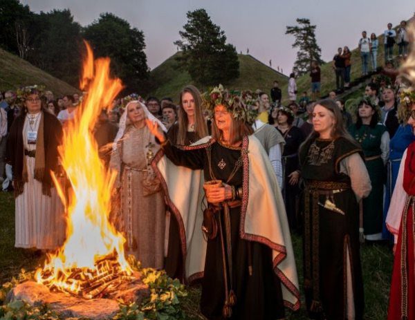 Vilnius Midsummer Dew Ritual: Beauty’s Secret Glow