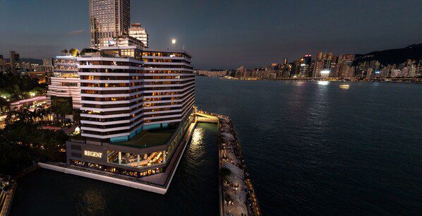 Regent Hong Kong Reigns in China’s Top 100 Hotels