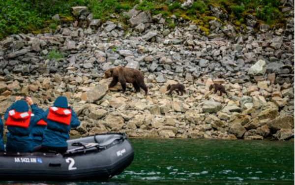 HX Launches Arctic Course with Tasmania University