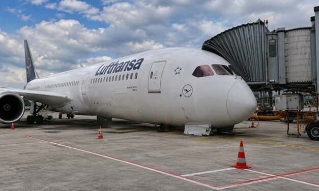Dreamliner Drama Grounds Lufthansa’s Newest Boeing