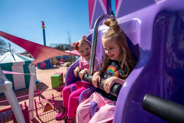 Miss Rabbit Hops Into PEPPA PIG Park Fun