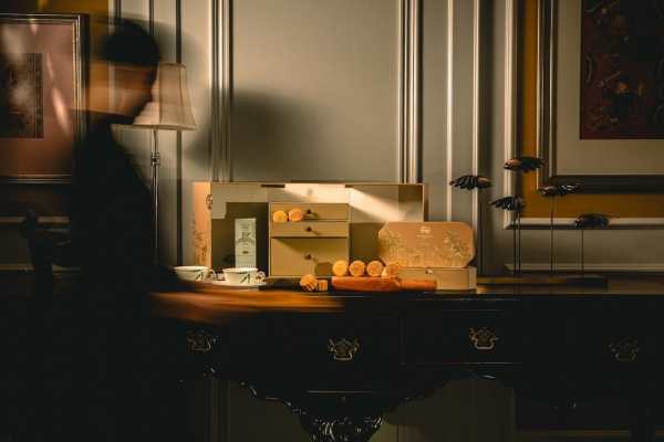 Mandarin Oriental Bangkok Marks 150 Years with Mooncakes