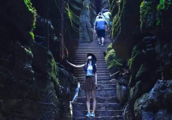 Enshi Stone Forest Unveils Cultural Tours for Southeast Asia