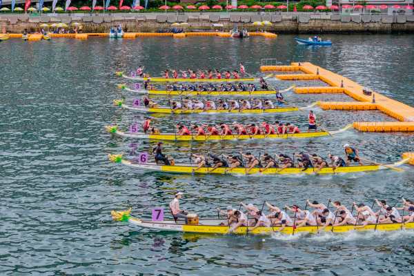 HK Dragon Boat Races Ignite Summer Excitement