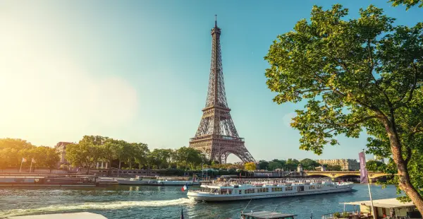 Alaska Airlines Takes Seattle Nonstop to Athens and Paris