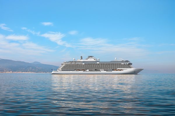 Seven Seas Prestige Leadership Team Takes the Helm
