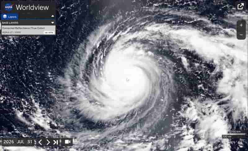 Typhoon Dolphin Batters China, Japan as Travel Chaos Spreads