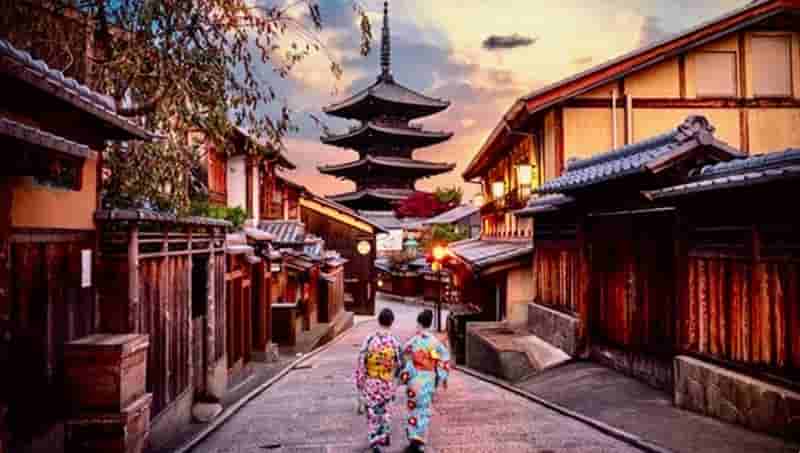 Ian McIntosh’s Weekly Travel Deals: Go Far, Pay Less, Smile More