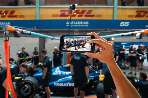 4,500 F1 Fans Race for Ultimate Pit Lane Access