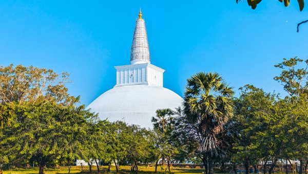 Anuradhapura Sri Lanka ishan-kahapola-arachchi-unsplash