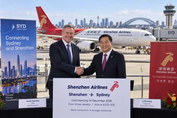 Shenzhen Airlines Lands at Sydney Airport