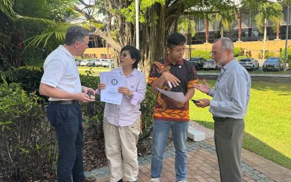 Chinese Guides Make History in Australia’s Wet Tropics